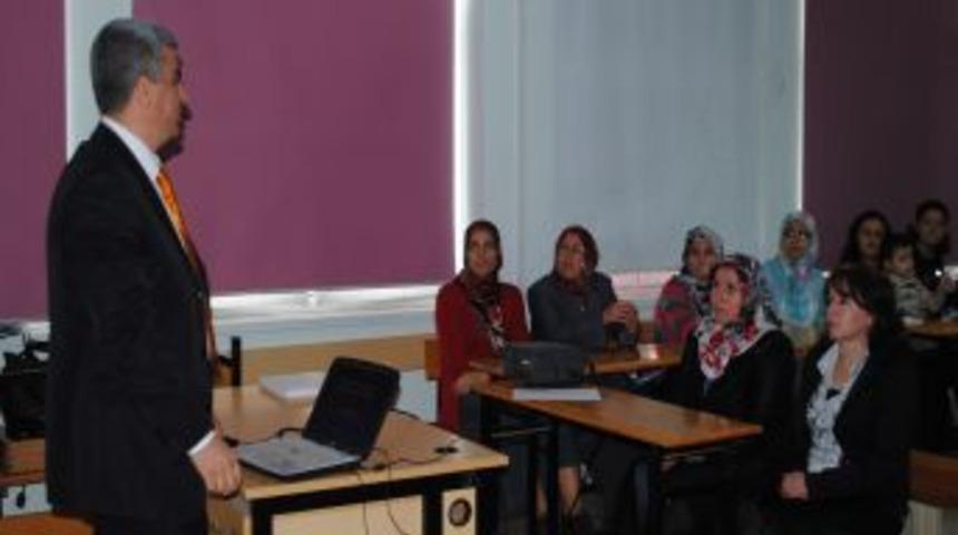 'Kontroll&uuml; internet kullanımında anne-babalara b&uuml;y&uuml;k sorumluluk d&uuml;ş&uuml;yor'