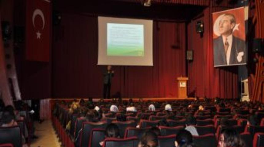 &Ouml;ğrenciler geri d&ouml;n&uuml;ş&uuml;m hakkında bilgilendirildi