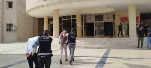 Şanlıurfa’da yolcu otobüsünde 16 kilo 400 gram skunk ele geçirildi 6