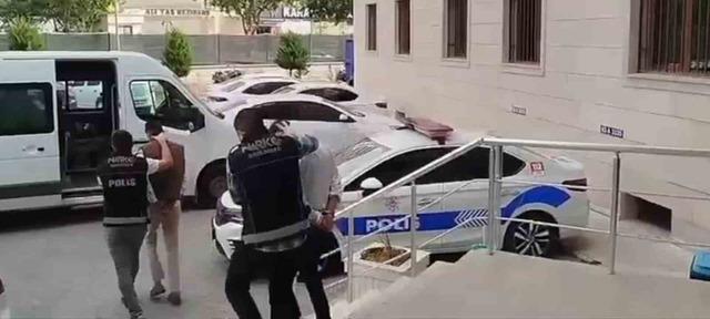 Şanlıurfa’da yolcu otobüsünde 16 kilo 400 gram skunk ele geçirildi 2
