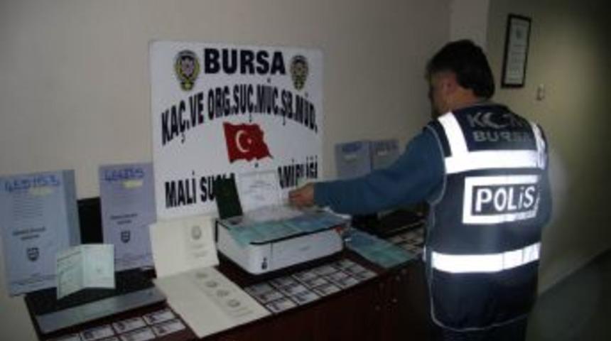 Sahte belgelerle ehliyet &ccedil;ıkaran &ccedil;ete &ccedil;&ouml;kertildi