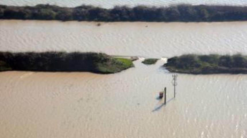 Vali Lekesiz: Taşkına neden olan ihmaller ortadan kaldırılacak