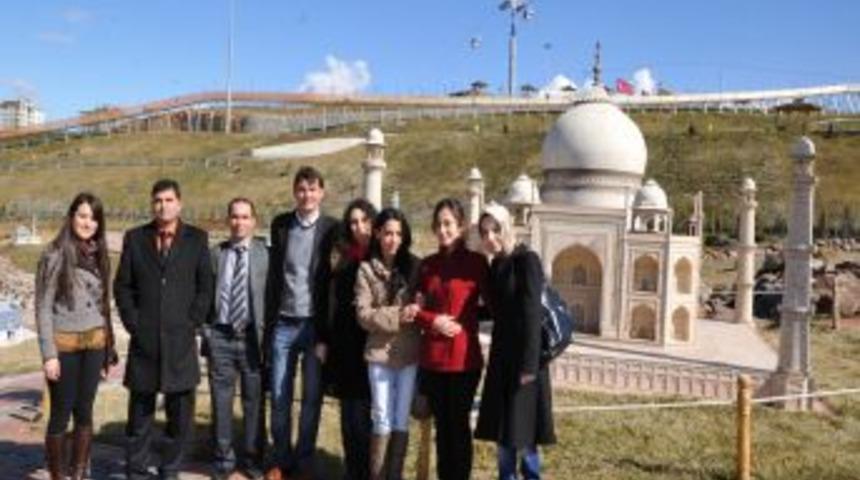 Yeni atanan &ouml;ğretmenler Şahinbey Parkı&rsquo;na hayran kaldı