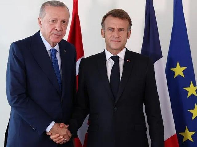 Cumhurbaşkanı Erdoğan, Fransa Cumhurbaşkanı Macron ile telefonda görüştü