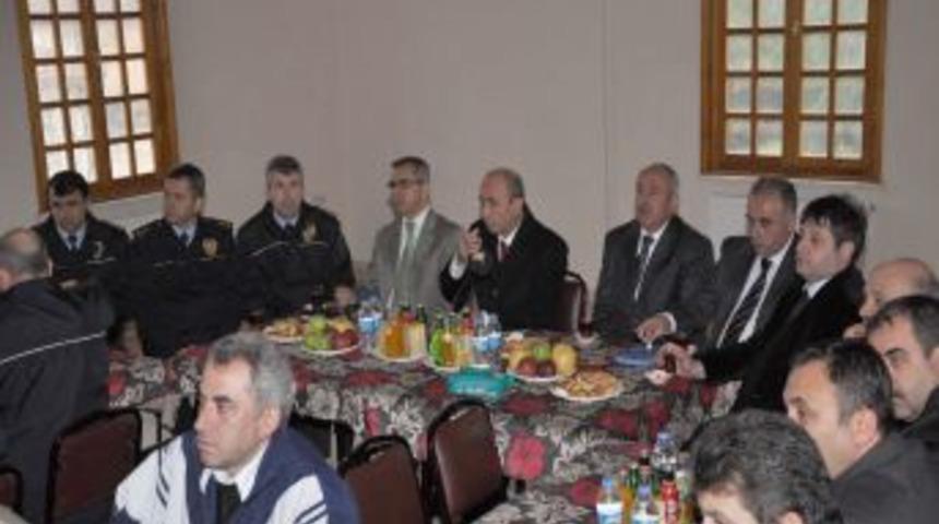 Emniyet M&uuml;d&uuml;r&uuml; Kahya: Yanmayan sokak lambasını bile mahalle polisine bildirin