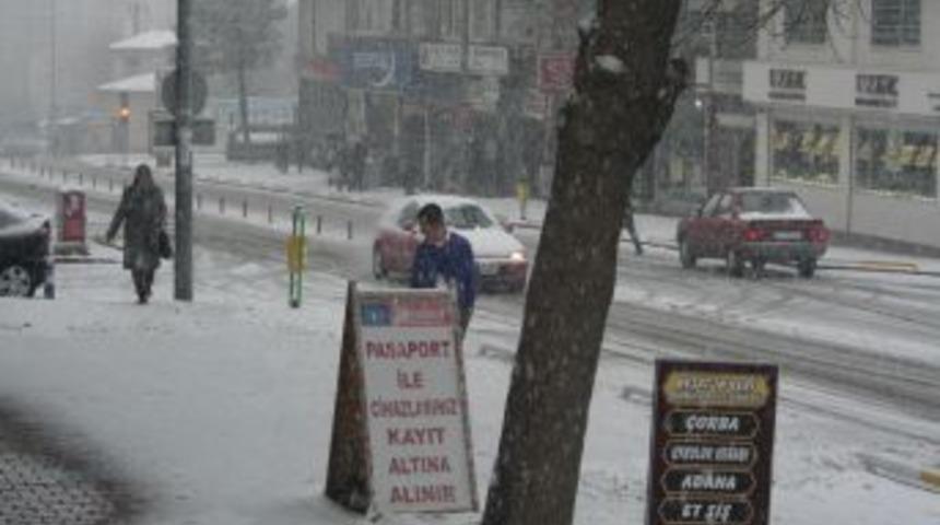 Nevşehir beyaza b&uuml;r&uuml;nd&uuml;