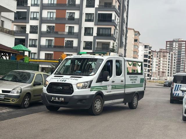 Niğde’de genç kız çatı katında ölü bulundu