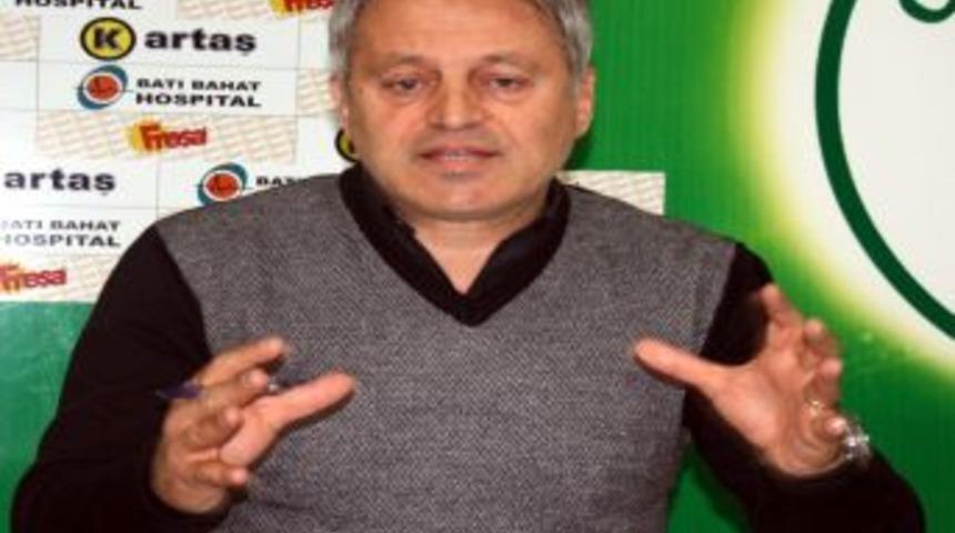 Giresunspor'da g&ouml;revinden ayrılan Kaya, istifa nedenlerini a&ccedil;ıkladı