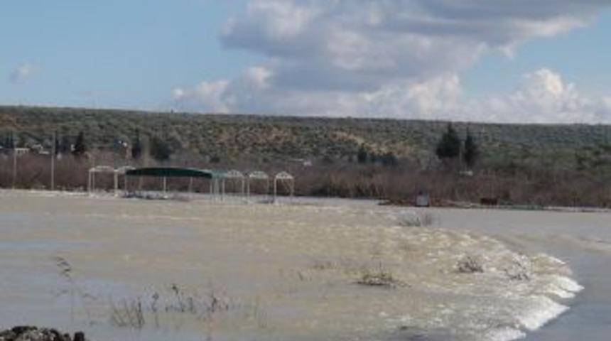 Bakan Davutoğlu: Bu koşullarda 'Dostluk Barajı'nda ilerleme sağlanamayacak