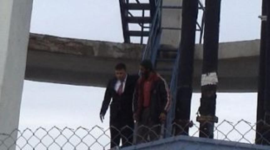 Vakfa kızdı, intihara kalkıştı