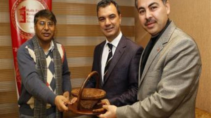 Pakistan b&ouml;lge valileri Ey&uuml;p&rsquo;&uuml; ziyaret etti