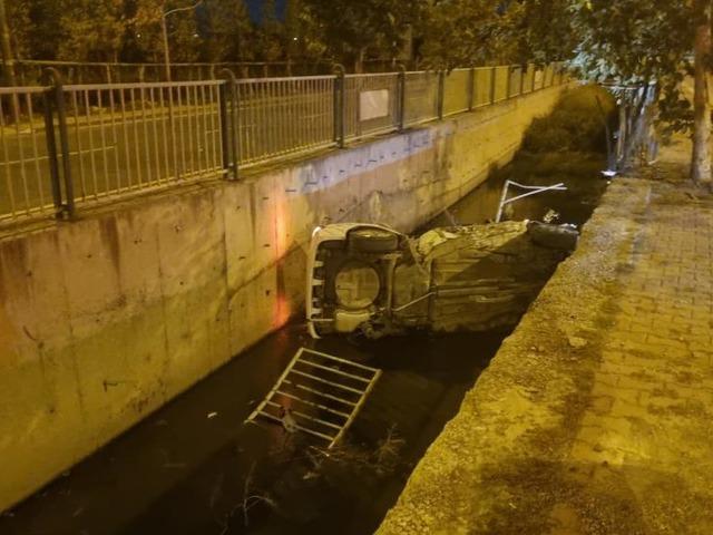 Kayseri’de otomobil kanala uçtu: 2 yaralı