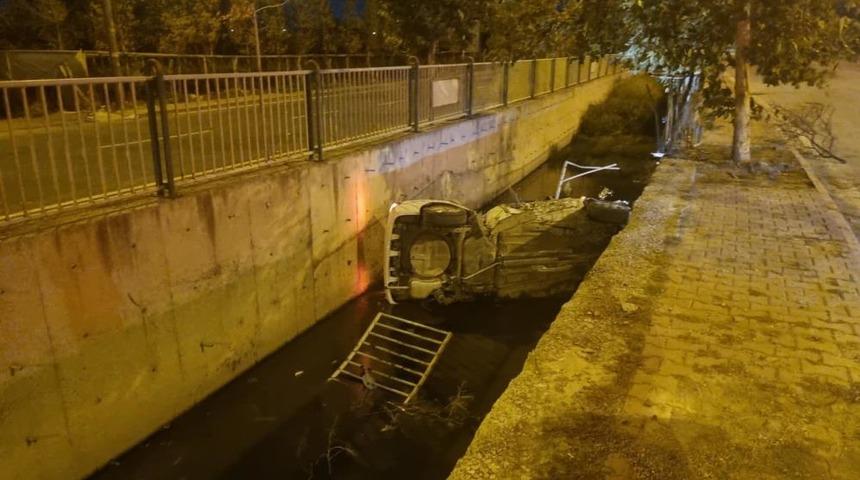 Kayseri’de otomobil kanala uçtu: 2 yaralı