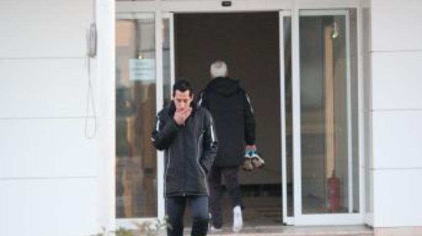 Orduspor'da Hector Cuper, ayakkabını kendi temizliyor