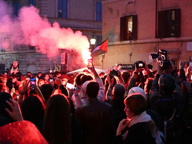 Avrupa alev alev! G&ouml;zler şimdi verilen yeni tarihe &ccedil;evrildi!