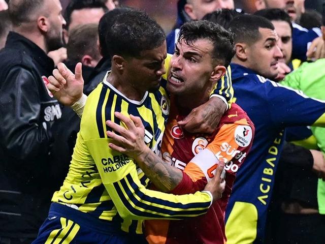 Galatasaray-Fenerbah&ccedil;e derbisinin faturası &ccedil;ok ağır oldu! 5-10 ma&ccedil; ceza gelebilir
