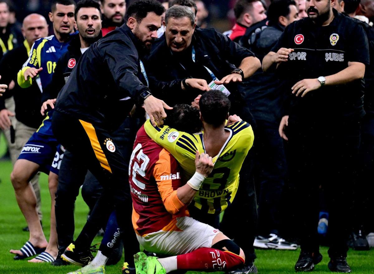 Galatasaray-Fenerbahçe derbisinin faturası çok ağır oldu! 5-10 maç ceza gelebilir 2