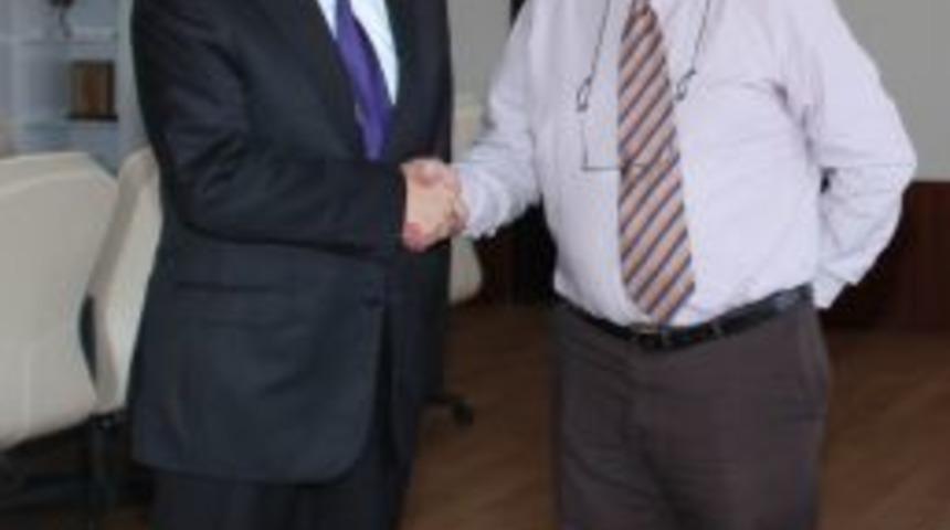 İtalyan &Ouml;ğretim &Uuml;yesi, KM&Uuml;&rsquo;y&uuml; ziyaret etti