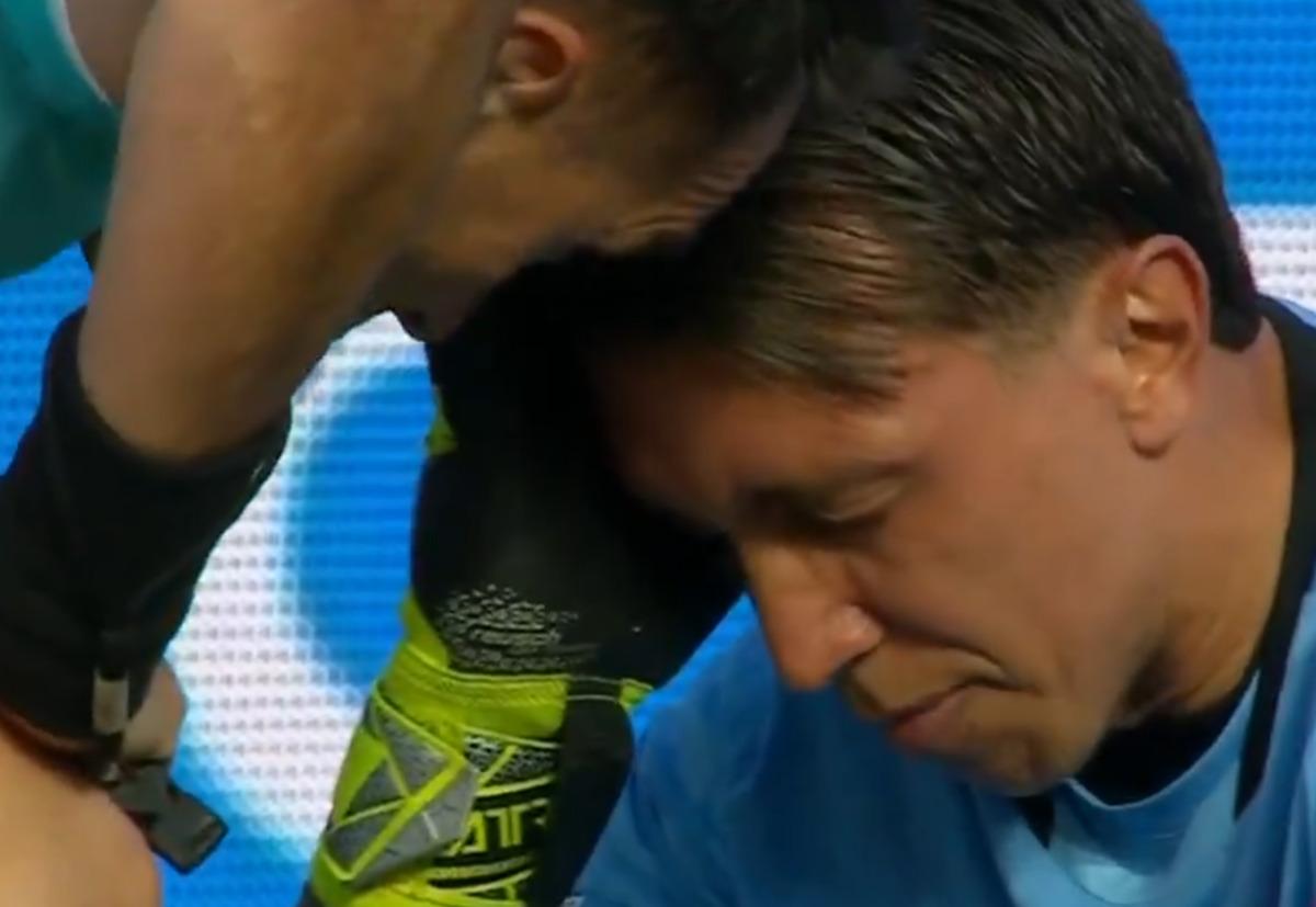 Fernando Muslera sevenlerini korkuttu! Maçta bir anda kendini yere bıraktı 1