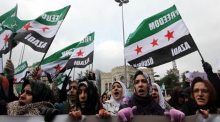 Beşar Esed'e protesto, Suriye'de &ouml;lenlere gıyabi cenaze