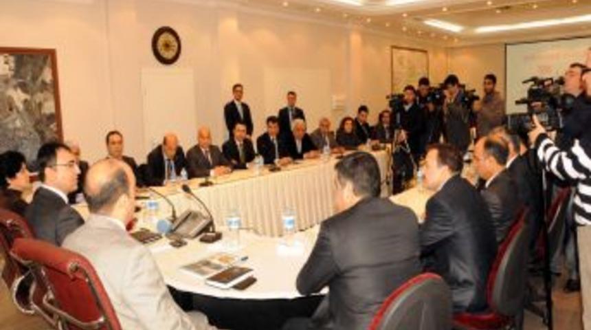 Vali Toprak: Diyarbakır&rsquo;daki değerlerin d&uuml;nyaya duyurulması gerekiyor