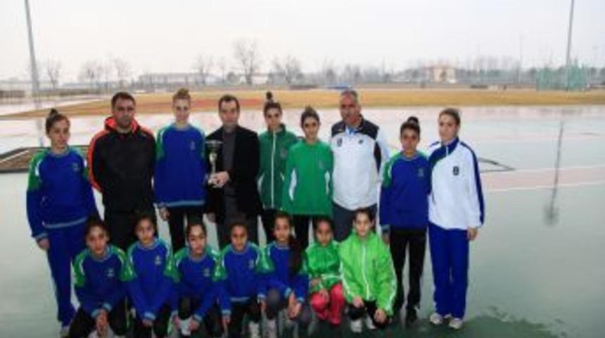 Bursalı bayan sporcular final hakkı kazandı