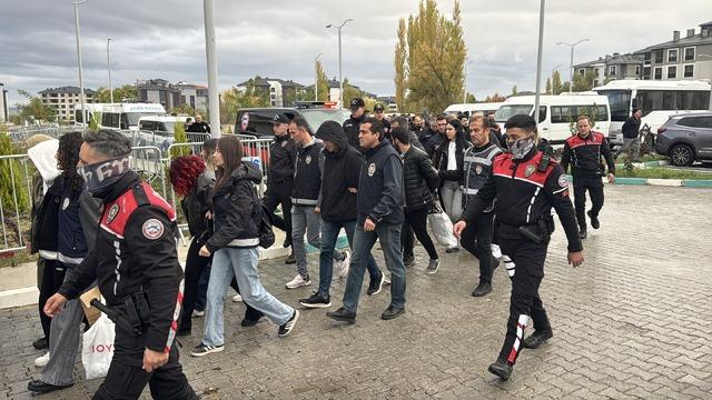 K&uuml;tahya merkezli yasa dışı bahis soruşturmasında 62 zanlı tutuklandı 1