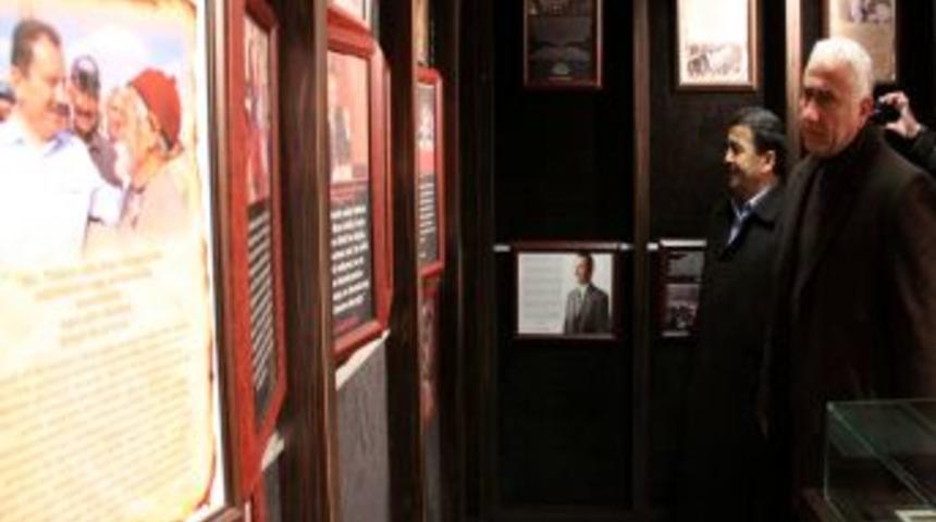 Alperenler, Çanakkale ve Muhsin Yazıcıoğlu fotoğraf sergisi açtı