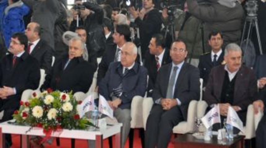 &Ccedil;i&ccedil;ek: Bir &uuml;lkede kalkınma olacaksa, bunun birinci şartı huzur ve istikrardır