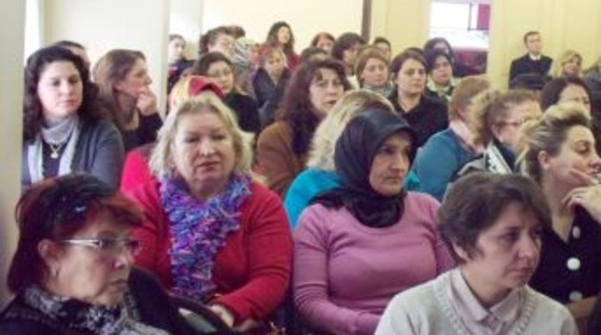 AK Partili hanımlar mikro krediyi tanıttı