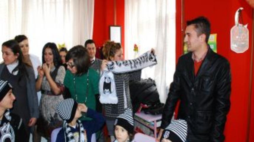 Beşiktaş taraftarlar Derneği engelli &ouml;ğrencileri ziyaret etti