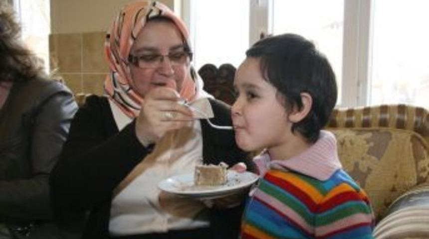 Rana Âlimoğlu çocuk yuvasını ziyaret etti