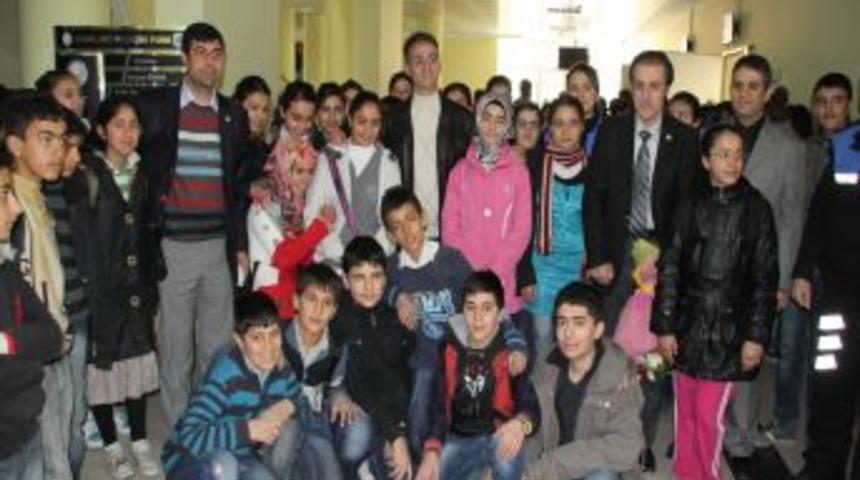 200 &ouml;ğrenci diş taramasından ge&ccedil;irildi