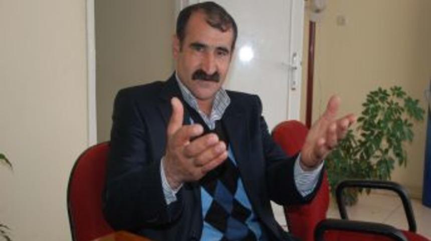 Taş ocağında patlayan dinamitler, ineklerin d&uuml;ş&uuml;k yapmasına neden oldu