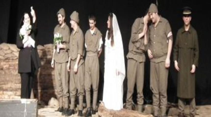 &Ccedil;anakkale destanı Ankara'da sahneye taşındı