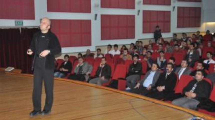 Tıbbiyeli G&ouml;n&uuml;ll&uuml;ler Topluluğu, &Ccedil;anakkale'de şehit olan hekimleri andı