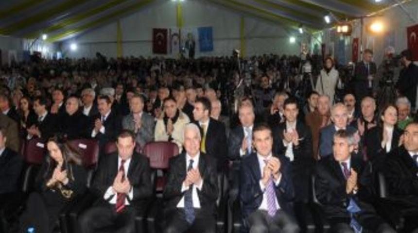 Rauf Denktaş&rsquo;ın adı, Şişli&rsquo;de k&uuml;lt&uuml;r merkezine verildi