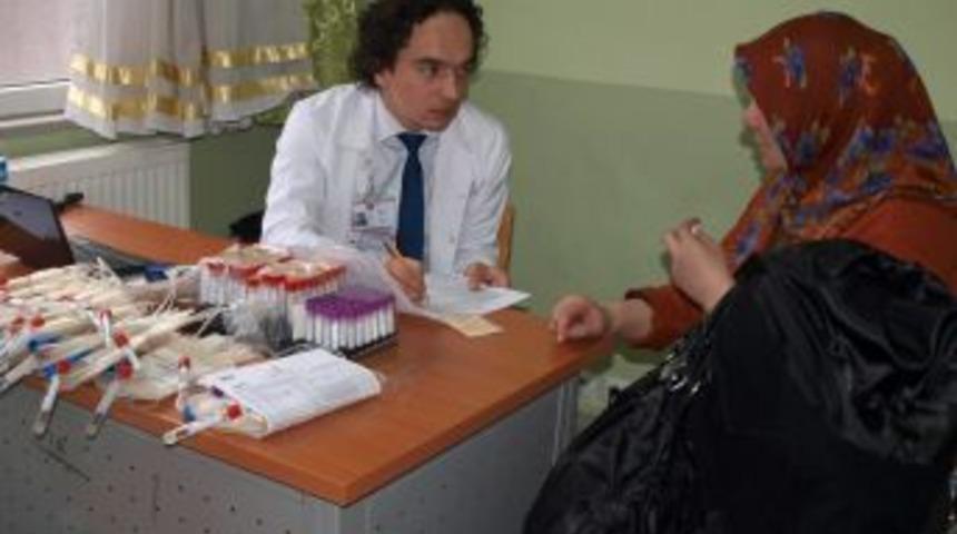 Delta Koleji personeli, Kızılay&rsquo;a kan bağışında bulundu