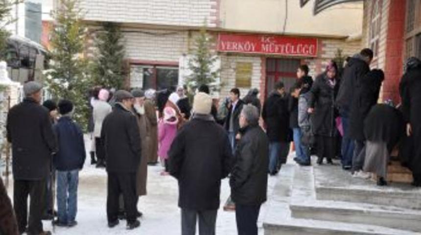 Yerk&ouml;y'de 66 kişi umre i&ccedil;in yola &ccedil;ıktı