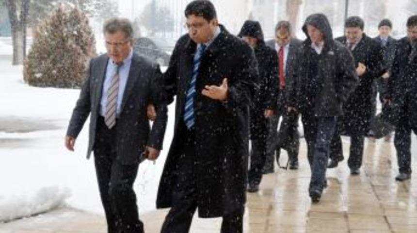 Y&Ouml;K Y&uuml;r&uuml;tme Kurulu &uuml;yesi G&uuml;nay, Abdullah G&uuml;l &Uuml;niversitesi&rsquo;ni ziyaret etti