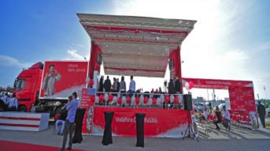 Vodafone Tırı&rsquo;ndan 115 bin &ccedil;ift&ccedil;iye eğitim