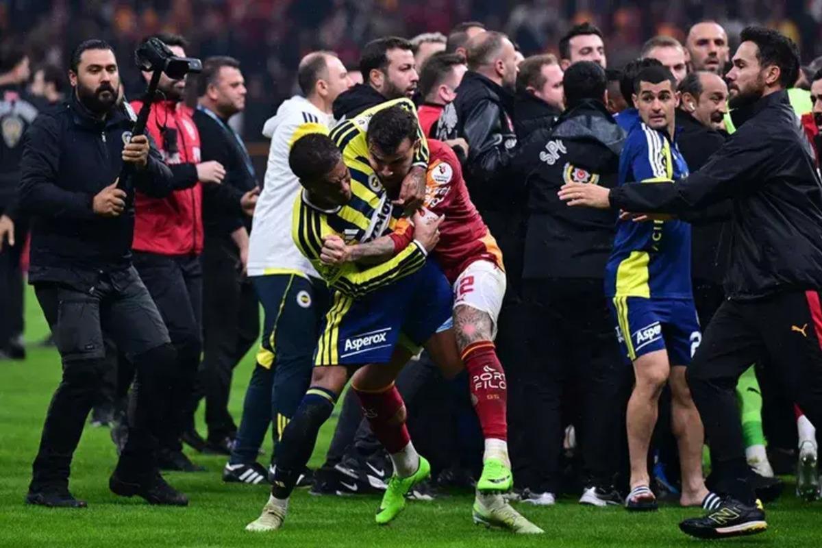 BİR DERBİYLE DEPREM! FATURA SADECE İSMAİL KARTAL A MI? 5