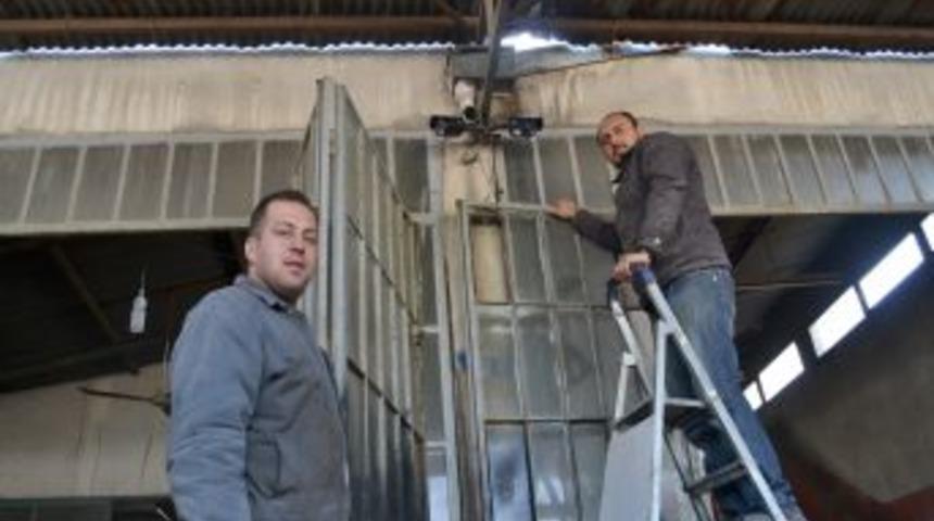 Sanayi esnafı kendi imkanlarıyla işyerlerine kamera takıyor