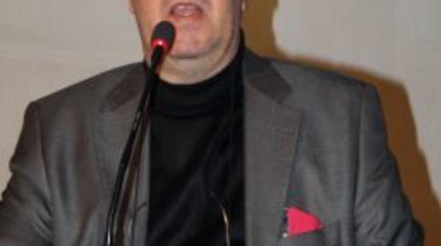 &Uuml;nl&uuml; Sanat&ccedil;ı Menteş: Alkol beni mahvetti, herkes benden ibret alsın