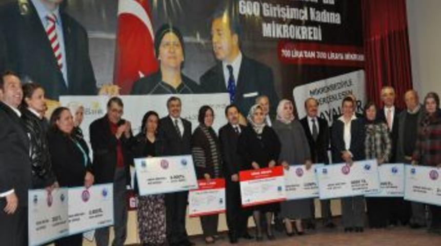 Afyonlu 10 bayan &uuml;&ccedil;&uuml;nc&uuml; kez mikro kredi sevincini yaşadı