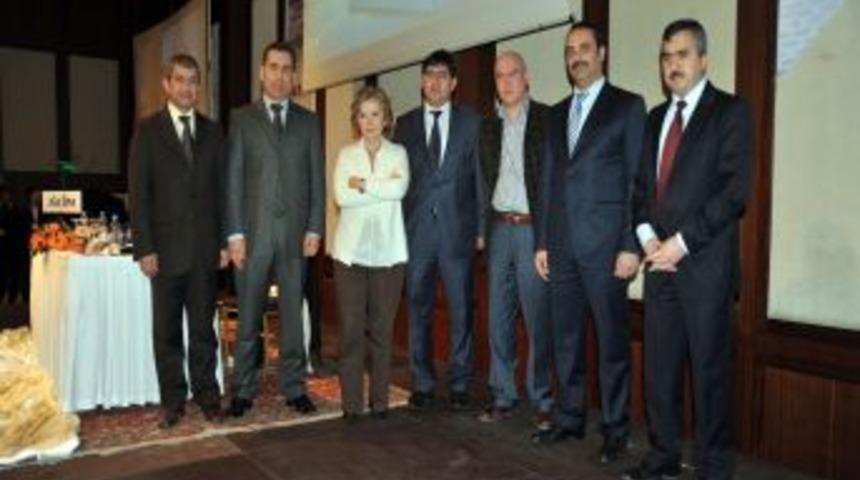 Nazlı Ilıcak: Cemaate dokunan yanmıyor, yanan cemaati mazeret g&ouml;steriyor