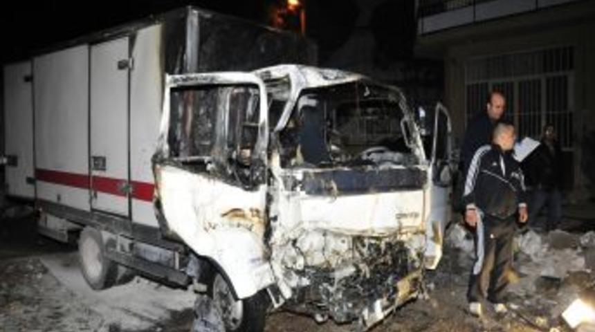 Park halindeki kamyon kundaklandı