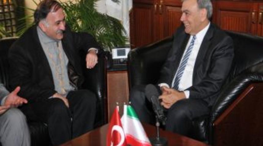 Başkana sergi teşekk&uuml;r&uuml;