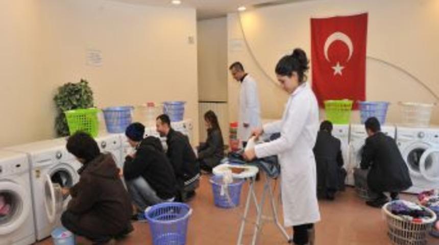 Yıkama merkezleri öğrencileri çamaşır, ütü derdinden kurtarıyor