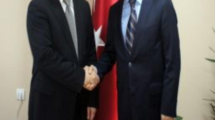 Emniyet M&uuml;d&uuml;r&uuml; &Ccedil;elik&rsquo;ten Rekt&ouml;r Bekdemir&rsquo;e ziyaret